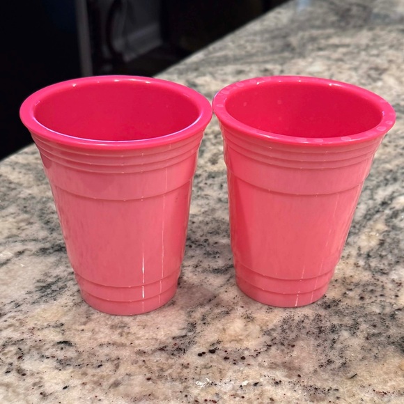Set of 2 pink cups 1 is kuromi reusable Pink Party Cups - Picture 5 of 5